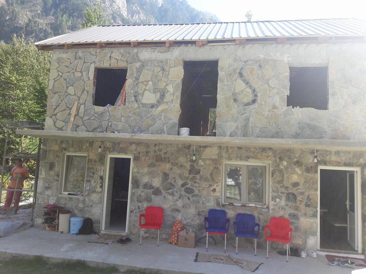 Guesthouse Arben Selimaj Bajram Curri Екстериор снимка